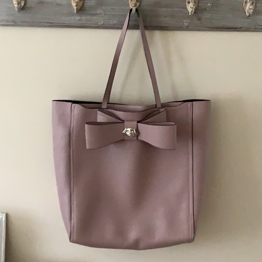 Baby pink Betsey Johnson tote